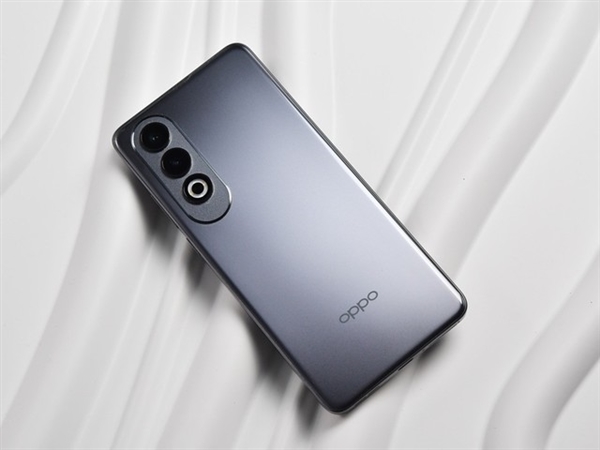 百瓦快充+5500mAh大电池同档罕见！OPPO K12上手