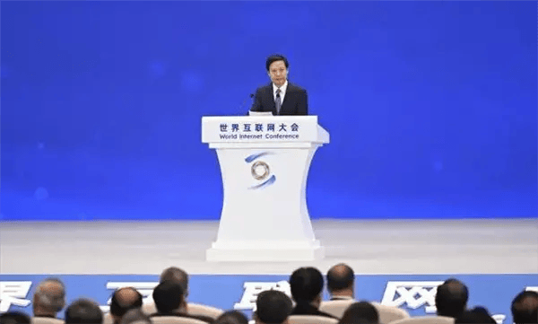 雷军乌镇峰会发言，手写稿曝光满是修改痕迹，畅谈小米智能驾驶新进展